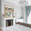What are the best ways to decorate a house?